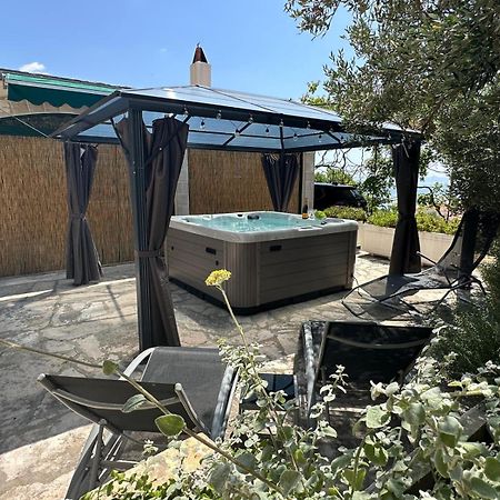 Vacation House Marin With Jacuzzi - Bol, Brac Екстер'єр фото
