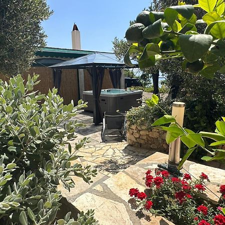 Vacation House Marin With Jacuzzi - Bol, Brac Екстер'єр фото