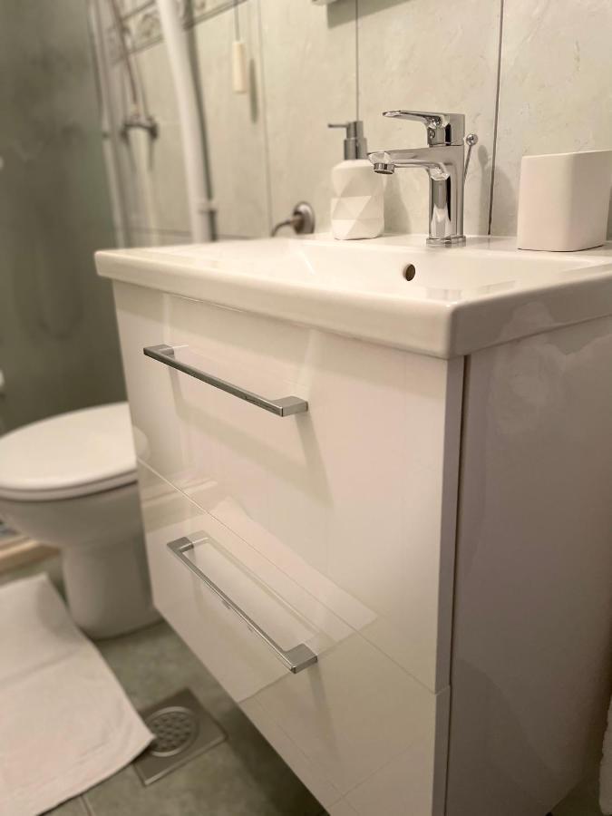 Vacation House Marin With Jacuzzi - Bol, Brac Екстер'єр фото