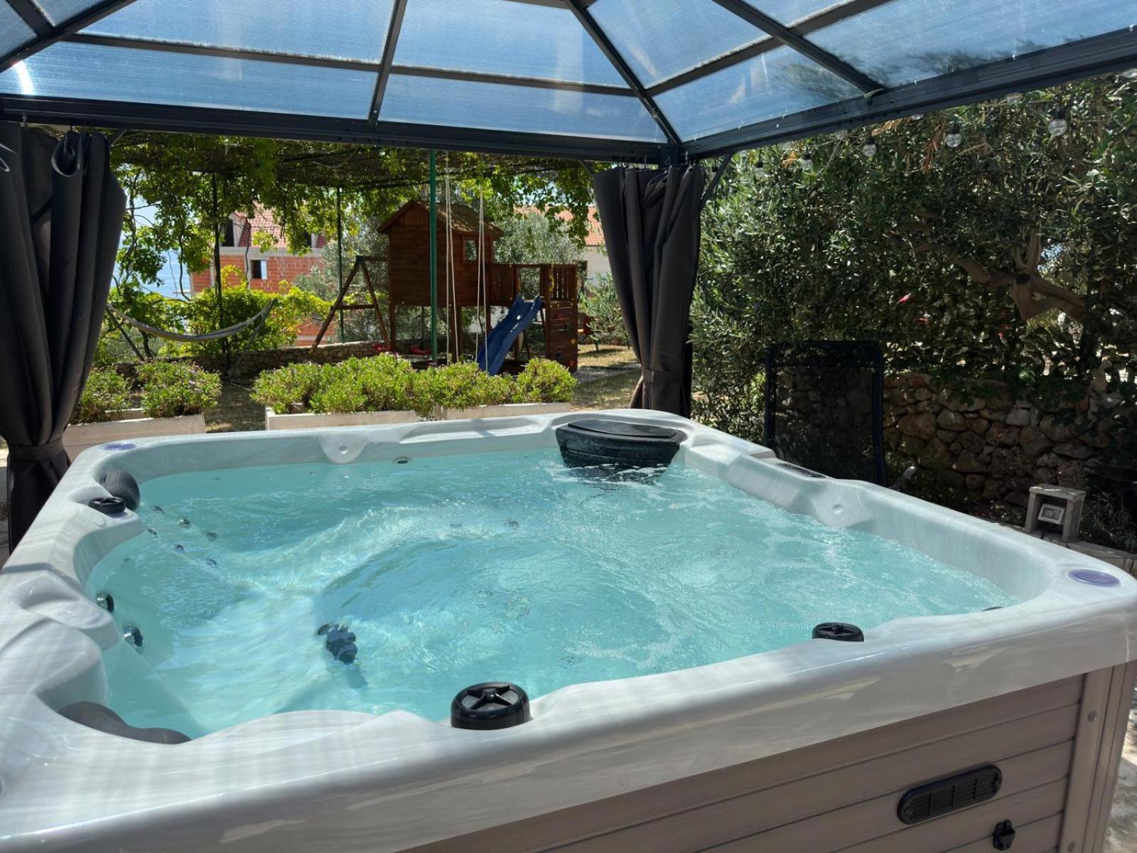 Vacation House Marin With Jacuzzi - Bol, Brac Екстер'єр фото